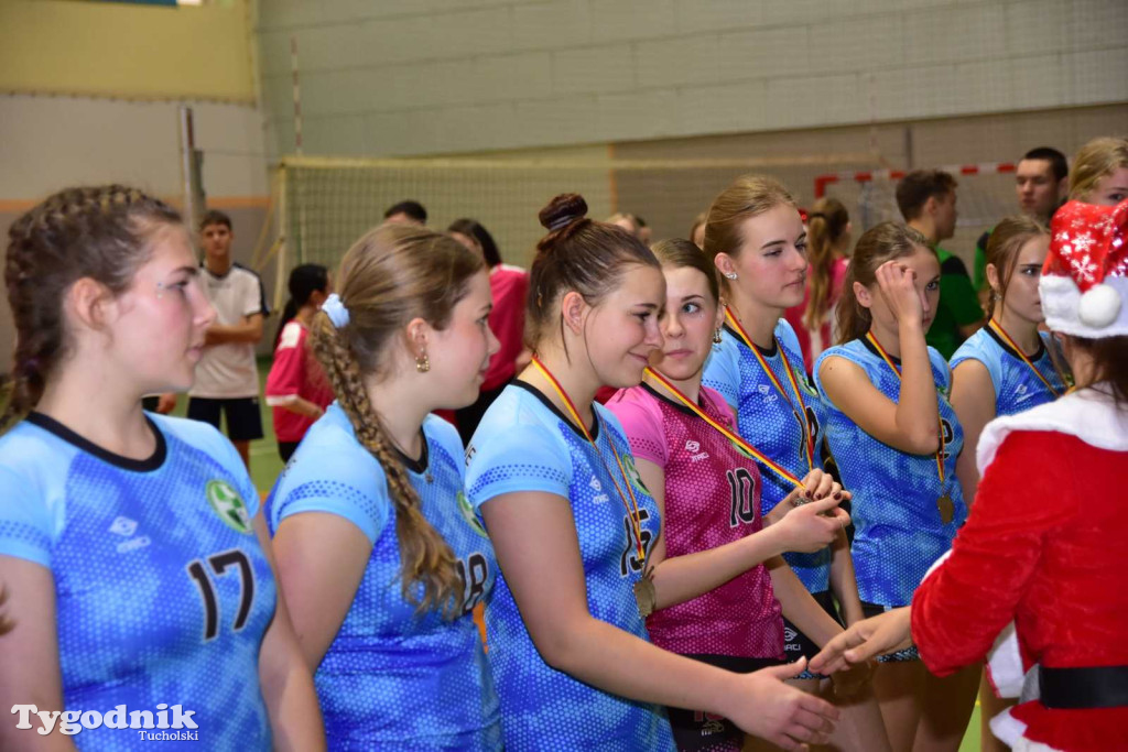Tuchola: Mikołajkowy Turniej Piłki Siatkowej