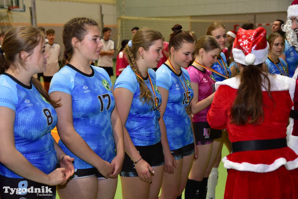 Tuchola: Mikołajkowy Turniej Piłki Siatkowej