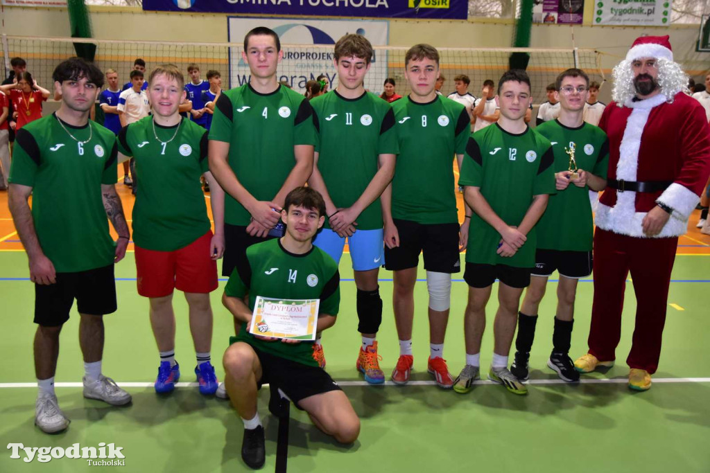 Tuchola: Mikołajkowy Turniej Piłki Siatkowej
