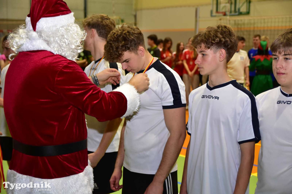 Tuchola: Mikołajkowy Turniej Piłki Siatkowej