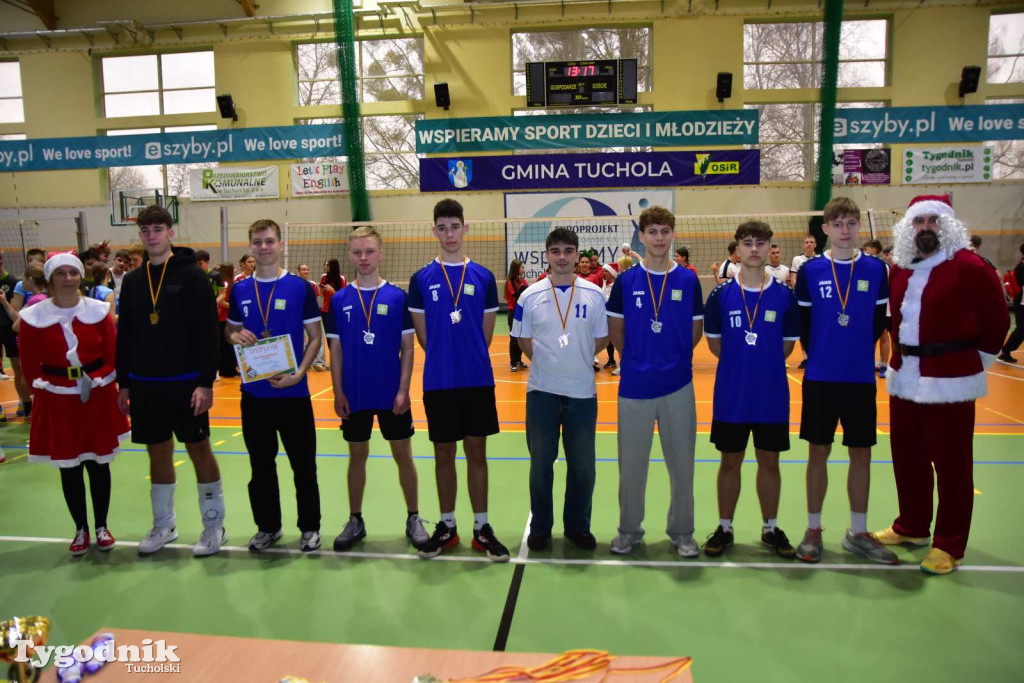 Tuchola: Mikołajkowy Turniej Piłki Siatkowej