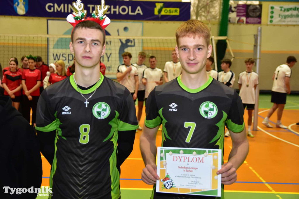 Tuchola: Mikołajkowy Turniej Piłki Siatkowej