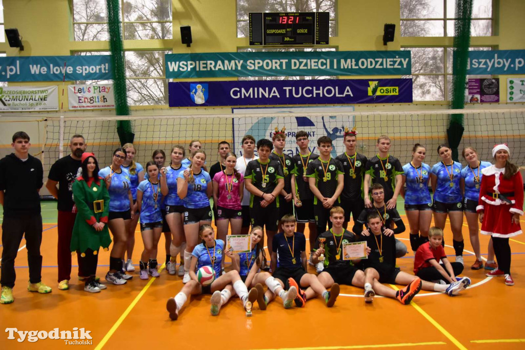 Tuchola: Mikołajkowy Turniej Piłki Siatkowej