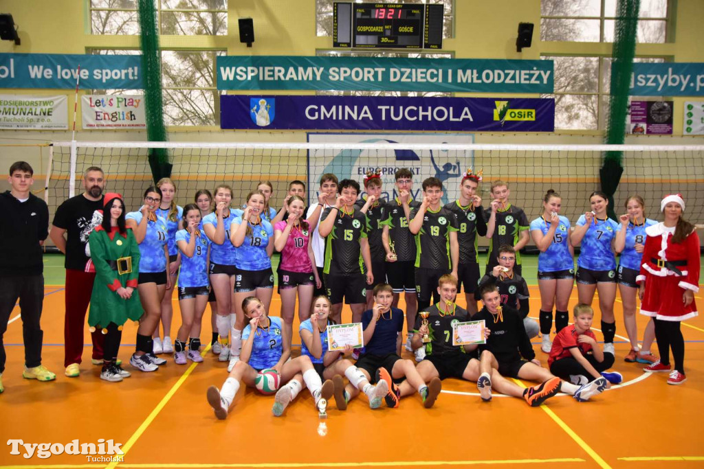 Tuchola: Mikołajkowy Turniej Piłki Siatkowej