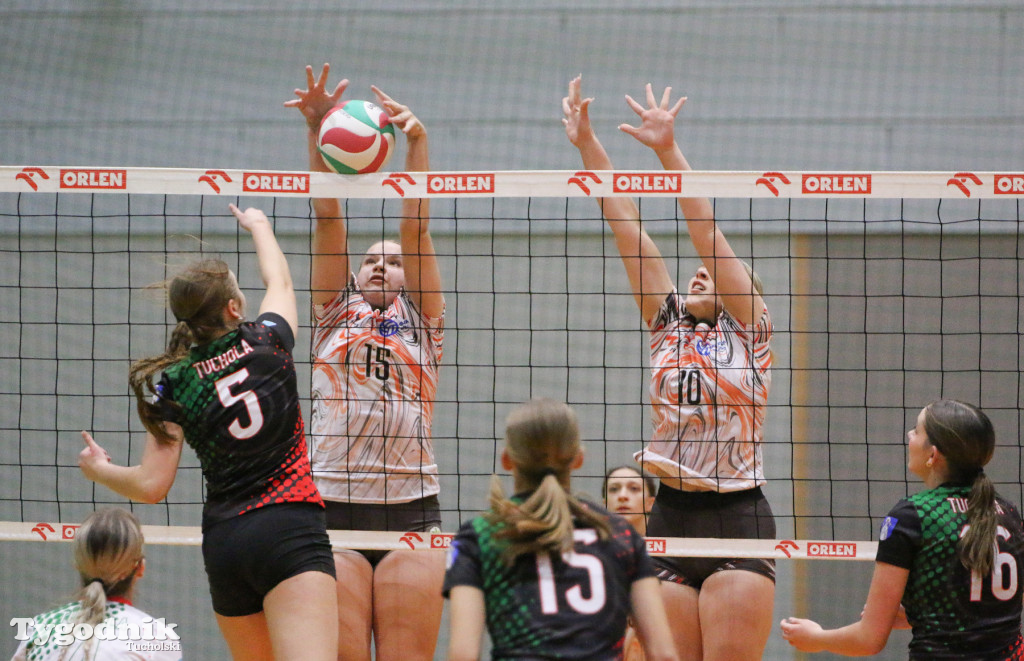 Siatkówka - liga wojewódzka juniorek: MLKS Tucholanka Europrojekt Tuchola - UKS Czwórka Włocławek 3:0