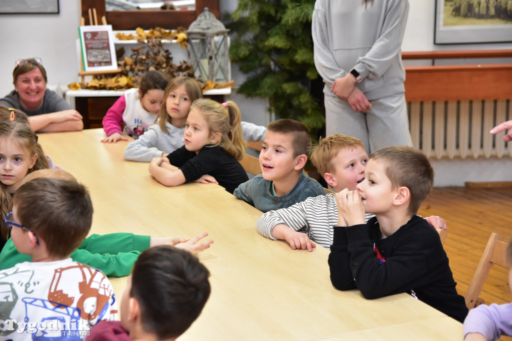 Piernikowe szaleństwo w Muzeum Borów Tucholskich w wykonaniu dzieci z tucholskiej \
