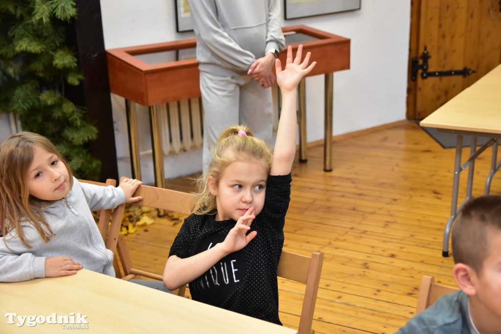 Piernikowe szaleństwo w Muzeum Borów Tucholskich w wykonaniu dzieci z tucholskiej \