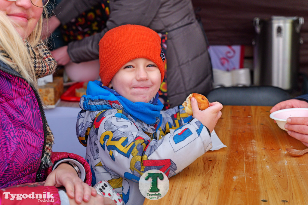 Kiermasz Świąteczny na dworcu w Tucholi