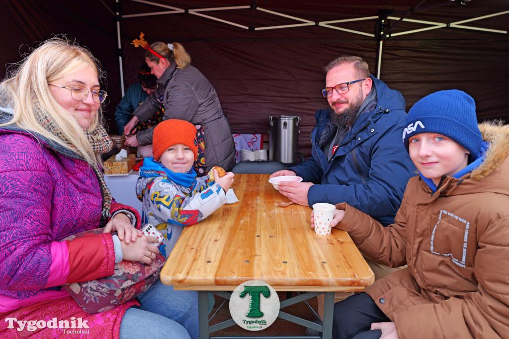 Kiermasz Świąteczny na dworcu w Tucholi