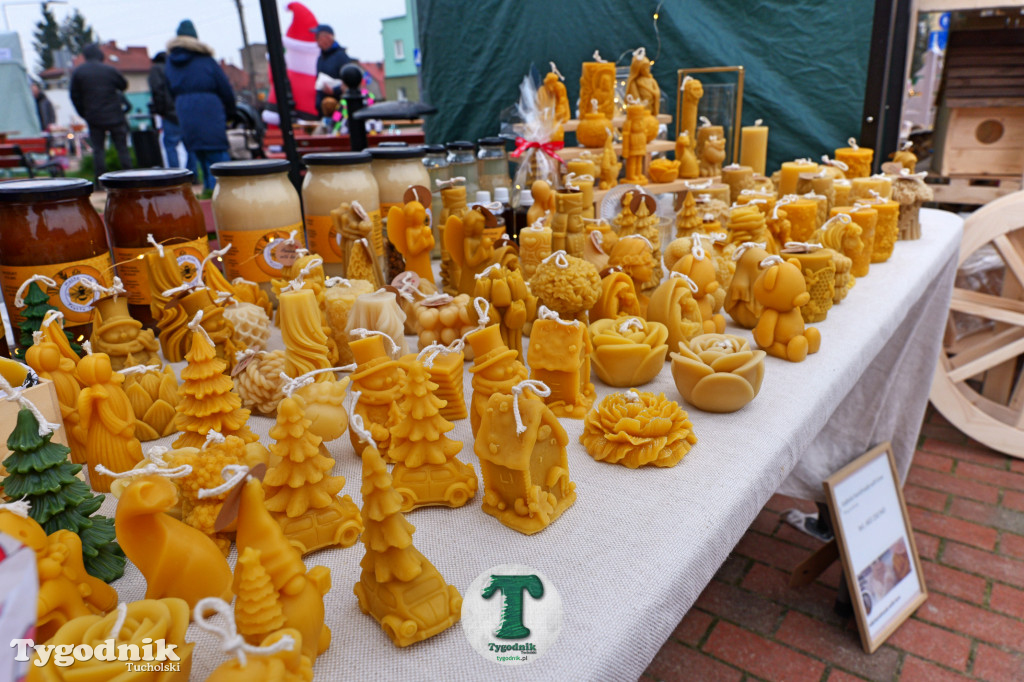 Kiermasz Świąteczny na dworcu w Tucholi