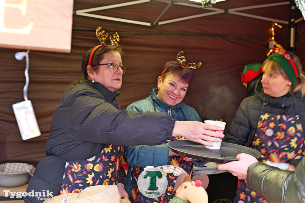 Kiermasz Świąteczny na dworcu w Tucholi