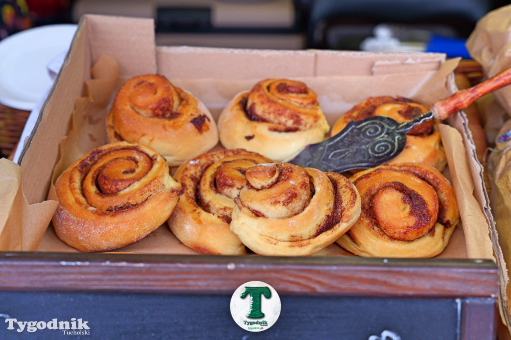 Kiermasz Świąteczny na dworcu w Tucholi