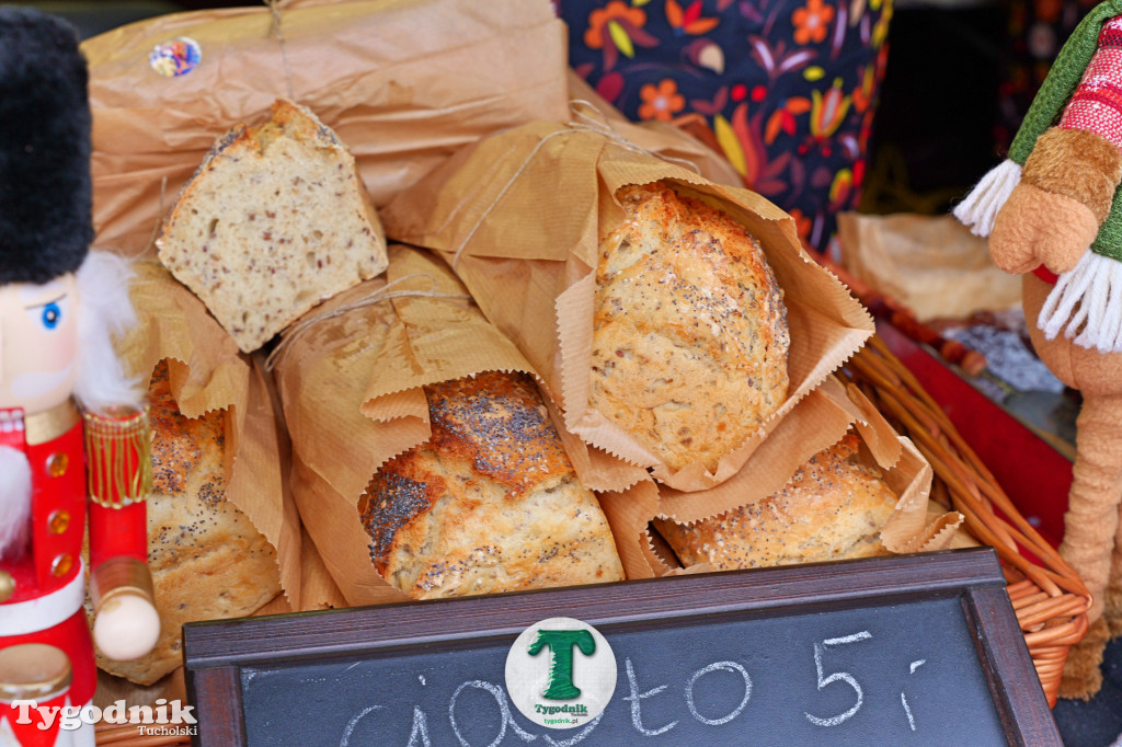 Kiermasz Świąteczny na dworcu w Tucholi