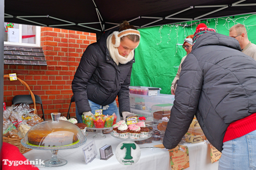 Kiermasz Świąteczny na dworcu w Tucholi