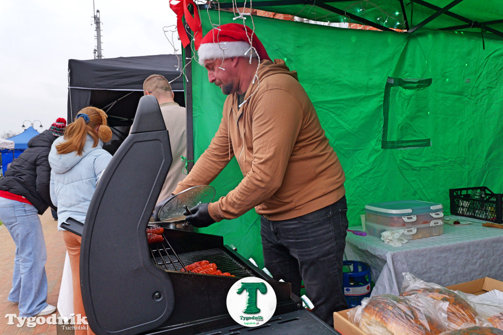 Kiermasz Świąteczny na dworcu w Tucholi