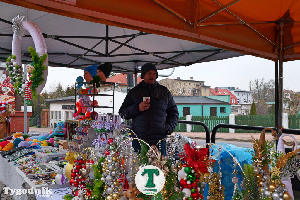 Kiermasz Świąteczny na dworcu w Tucholi