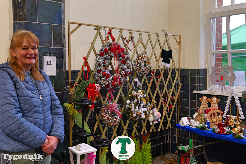 Kiermasz Świąteczny na dworcu w Tucholi