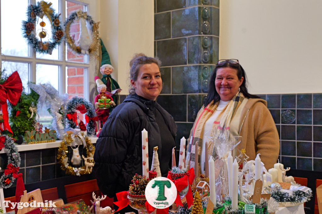 Kiermasz Świąteczny na dworcu w Tucholi