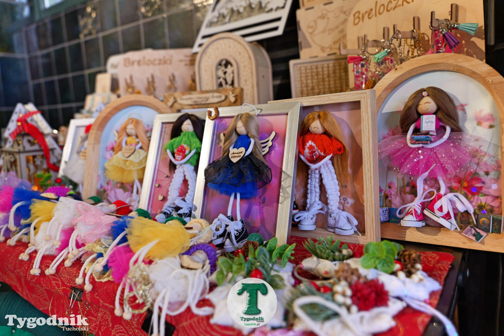 Kiermasz Świąteczny na dworcu w Tucholi