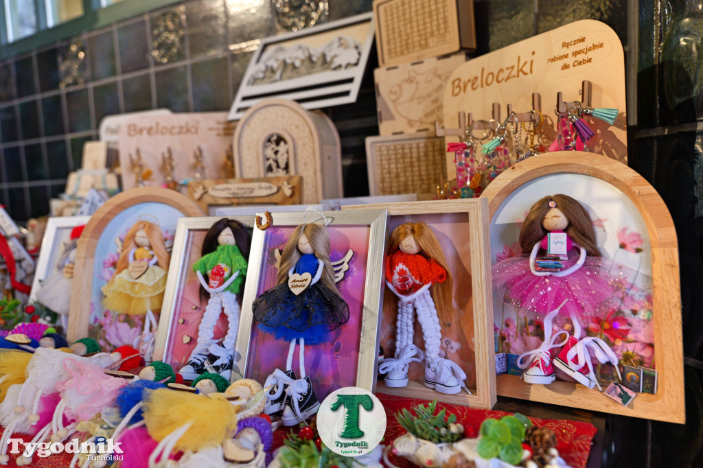 Kiermasz Świąteczny na dworcu w Tucholi