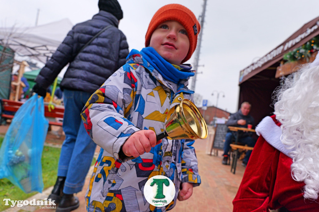 Kiermasz Świąteczny na dworcu w Tucholi