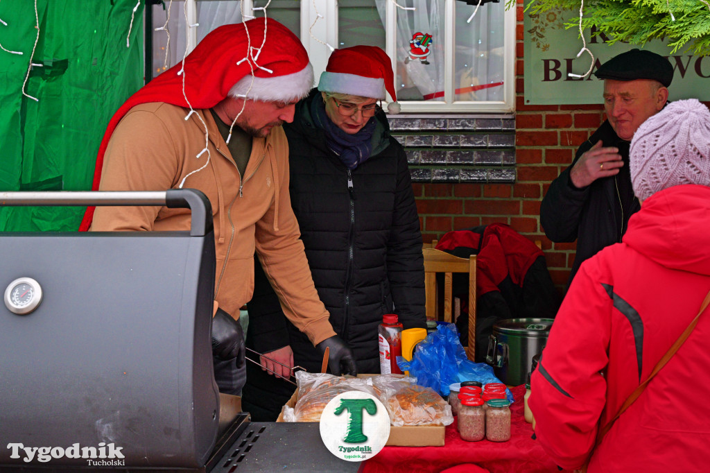 Kiermasz Świąteczny na dworcu w Tucholi