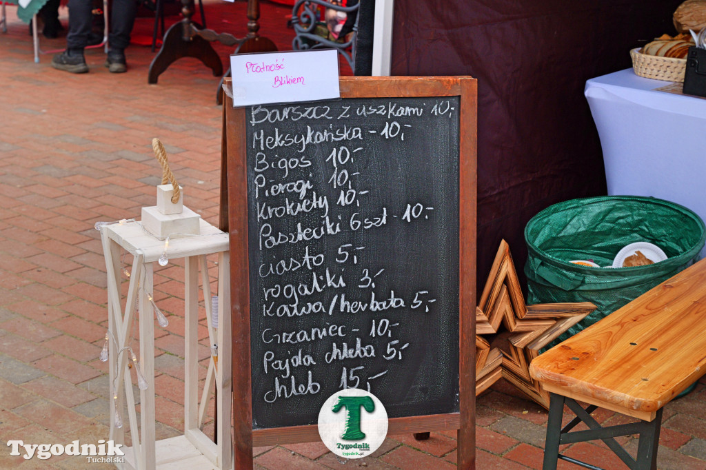 Kiermasz Świąteczny na dworcu w Tucholi