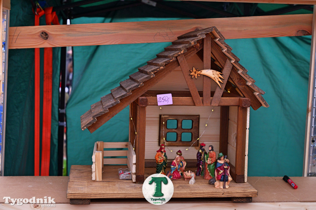 Kiermasz Świąteczny na dworcu w Tucholi