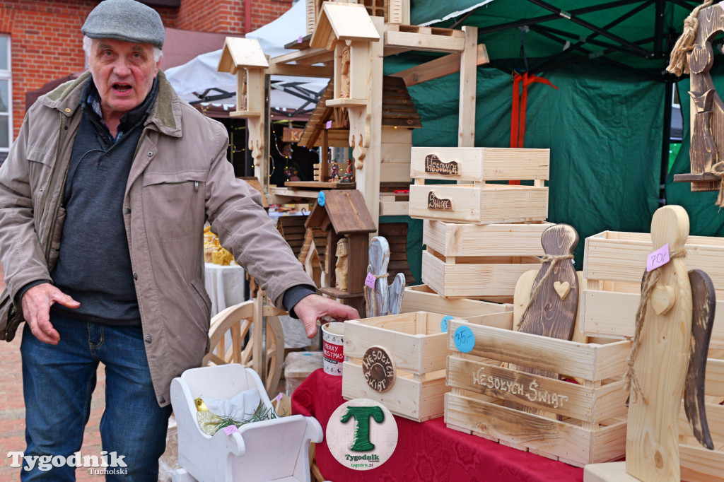 Kiermasz Świąteczny na dworcu w Tucholi