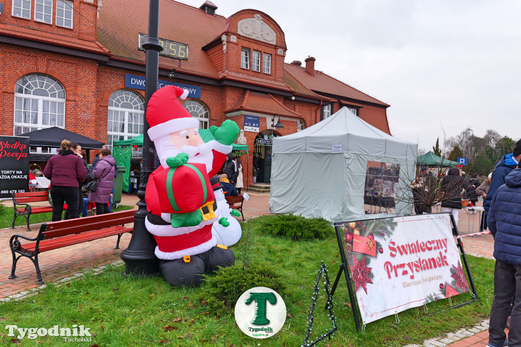 Kiermasz Świąteczny na dworcu w Tucholi