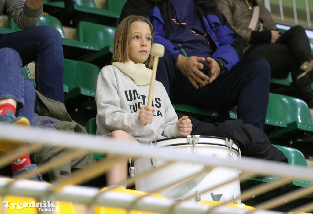 Liga wojewódzka kadetek: MLKS Tucholanka Europrojekt Tuchola - KS Stal II Grudziądz 3:1 (25:20, 25:16, 16:25, 25:23)