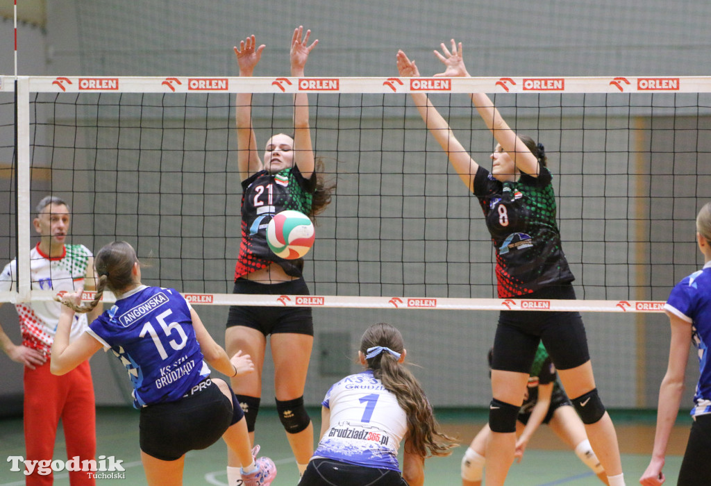 Liga wojewódzka kadetek: MLKS Tucholanka Europrojekt Tuchola - KS Stal II Grudziądz 3:1 (25:20, 25:16, 16:25, 25:23)
