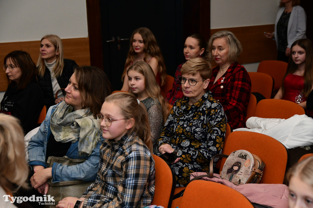 IX Powiatowy Konkurs Śpiewania Kolęd, Pastorałek i Piosenek Świątecznych w Języku Obcym