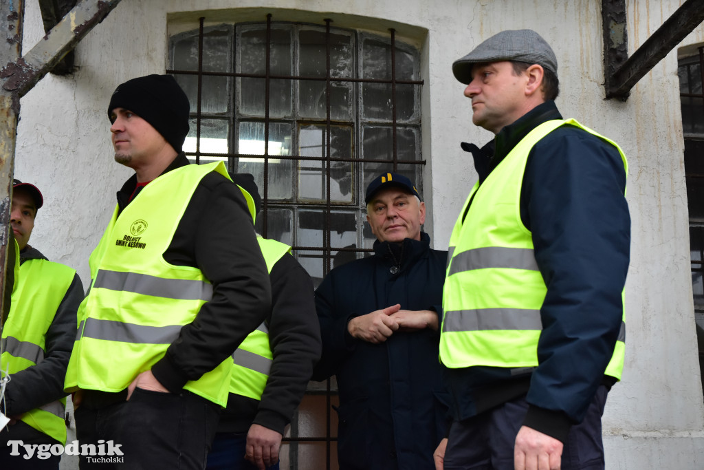 Gostycyn: Rolnicy protestowali przez kilka godzin w centrum wsi przy DW nr 237 z powiatów tucholskiego i sępoleńskiego