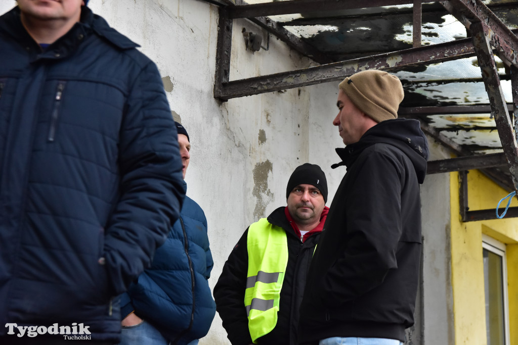 Gostycyn: Rolnicy protestowali przez kilka godzin w centrum wsi przy DW nr 237 z powiatów tucholskiego i sępoleńskiego