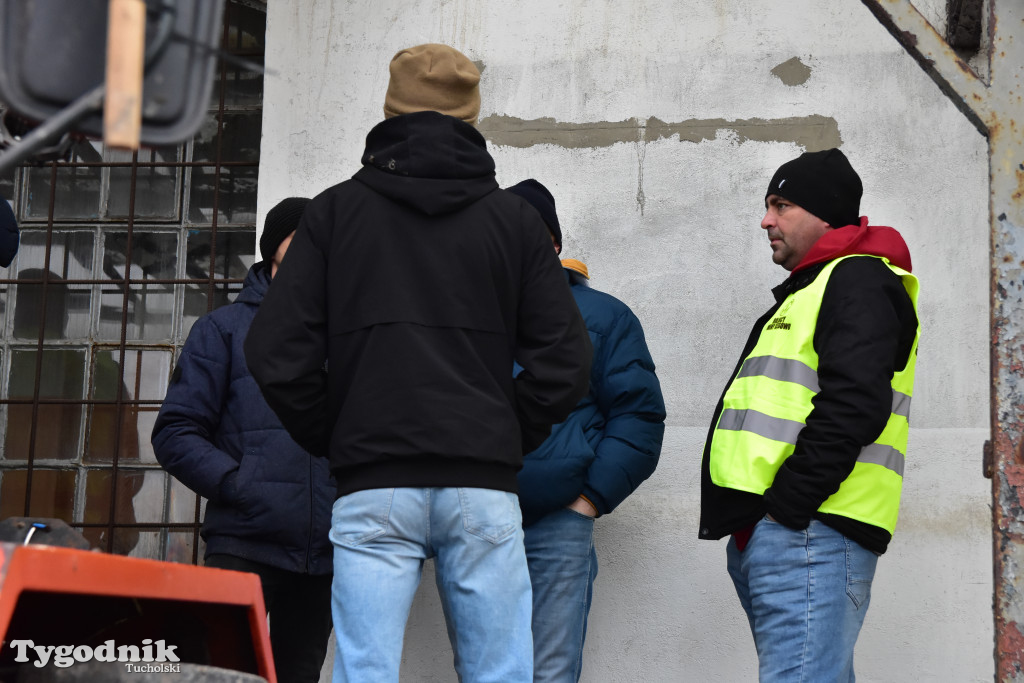 Gostycyn: Rolnicy protestowali przez kilka godzin w centrum wsi przy DW nr 237 z powiatów tucholskiego i sępoleńskiego