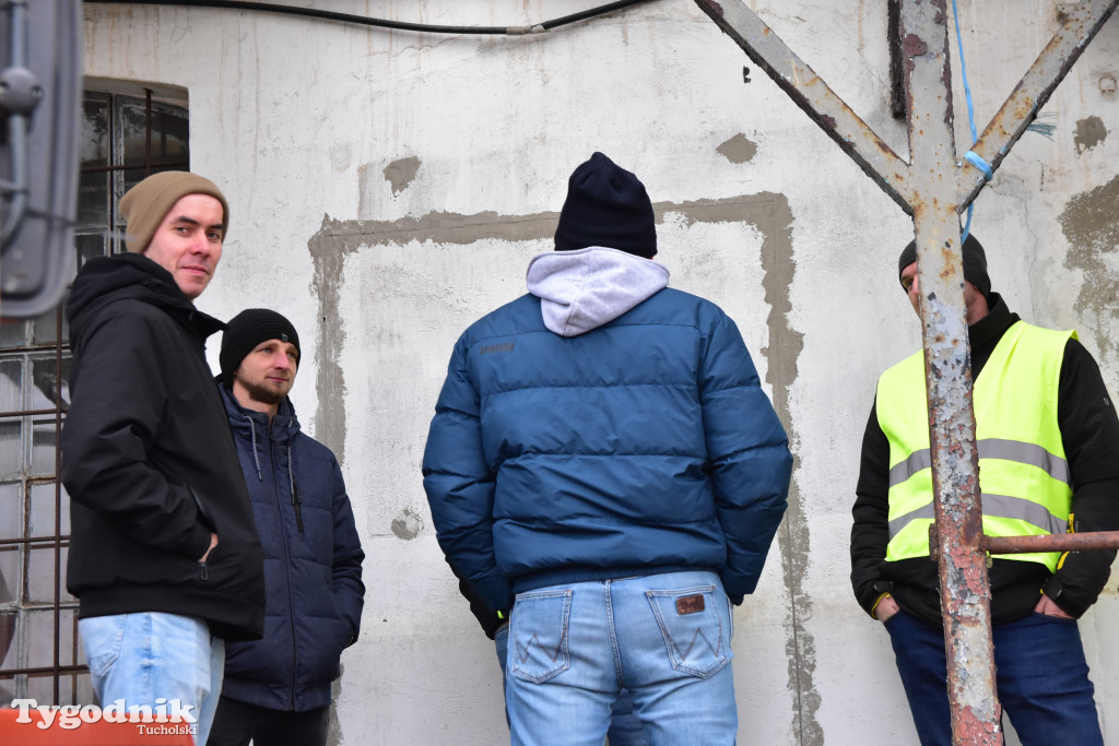 Gostycyn: Rolnicy protestowali przez kilka godzin w centrum wsi przy DW nr 237 z powiatów tucholskiego i sępoleńskiego