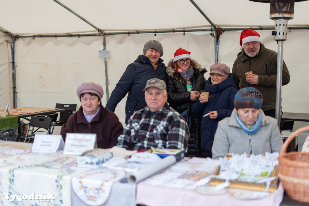 Borowiacki Jarmark na rynku: GALERIA NR 1