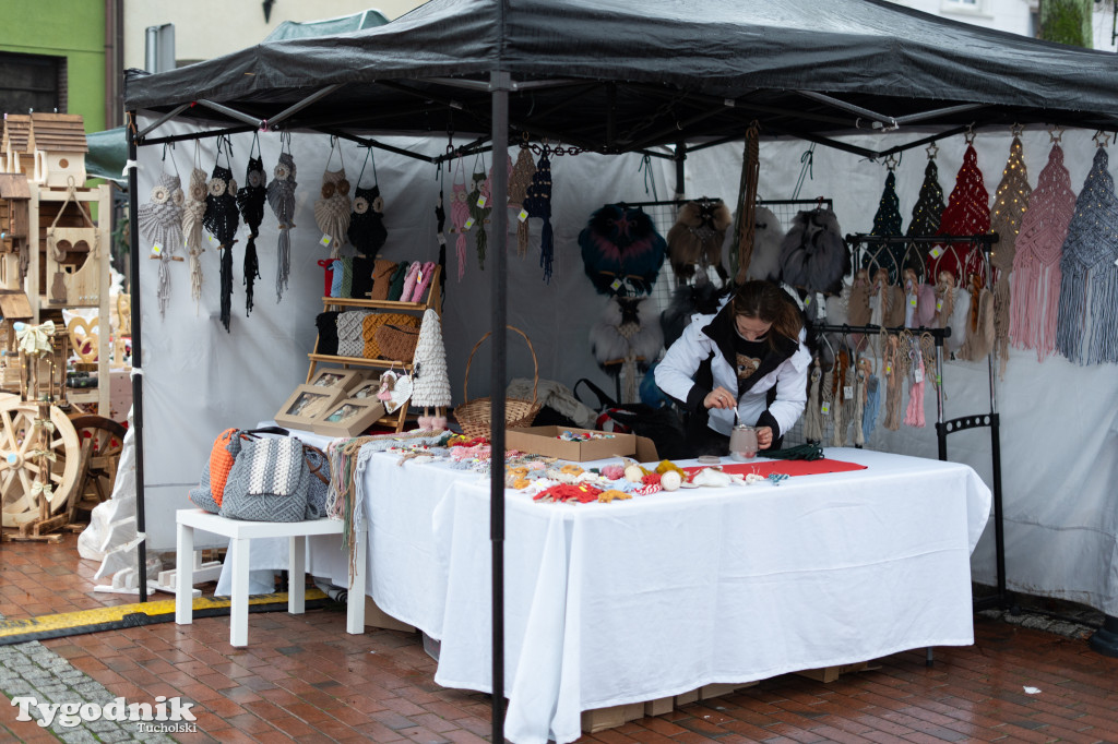 Borowiacki Jarmark na rynku: GALERIA NR 1