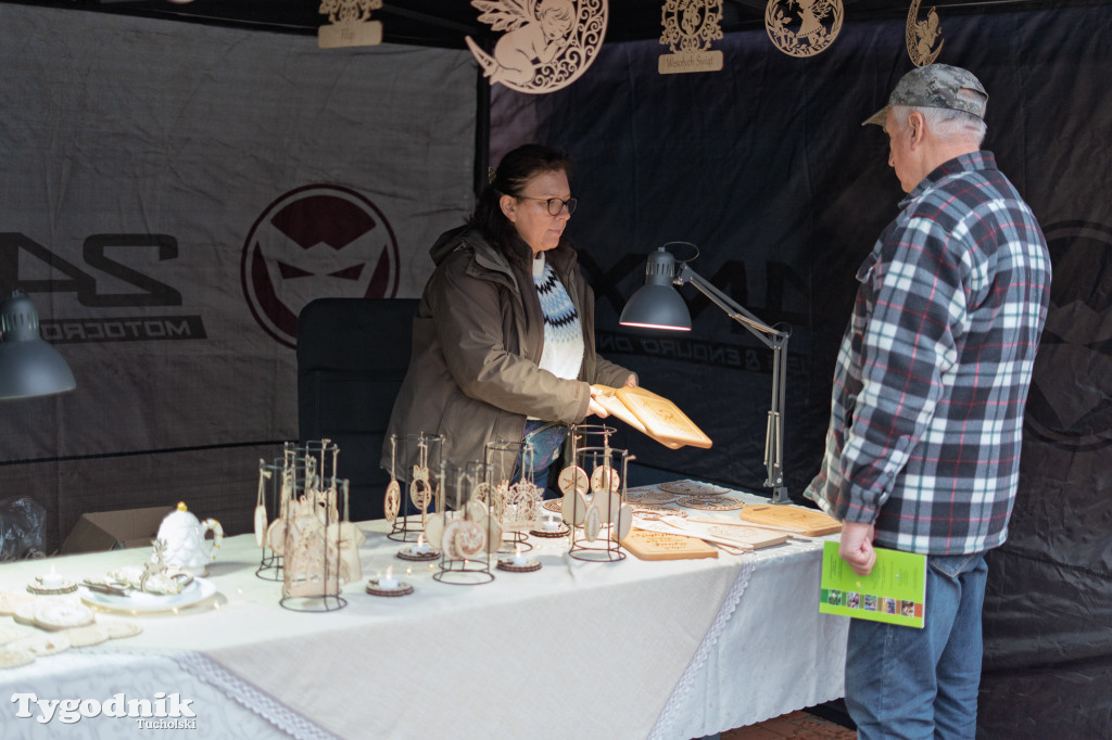 Borowiacki Jarmark na rynku: GALERIA NR 1