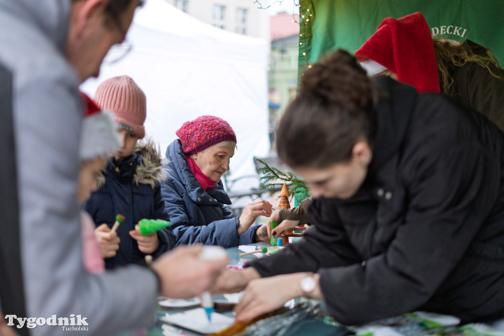 Borowiacki Jarmark na rynku: GALERIA NR 1