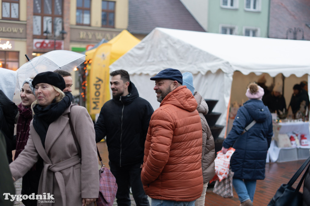 Borowiacki Jarmark na rynku: GALERIA NR 1