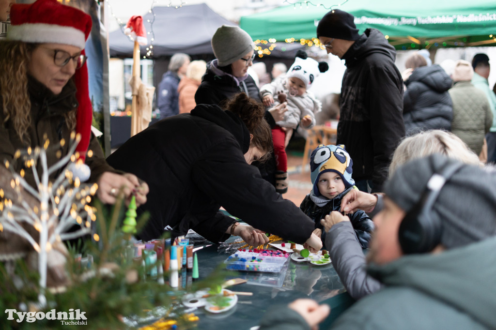 Borowiacki Jarmark na rynku: GALERIA NR 1