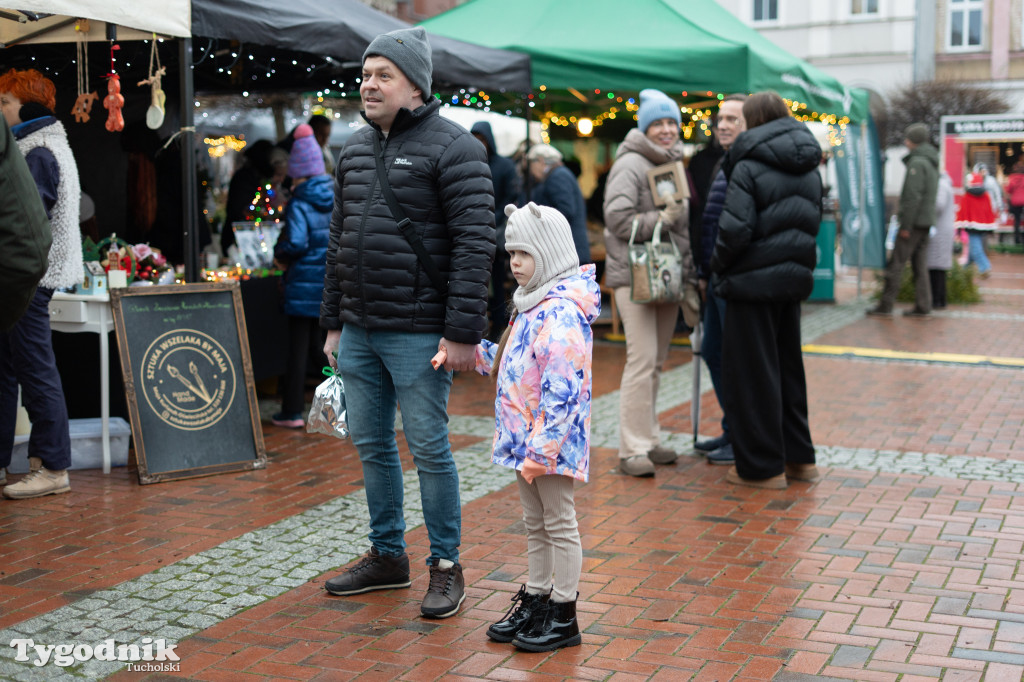 Borowiacki Jarmark na rynku: GALERIA NR 1
