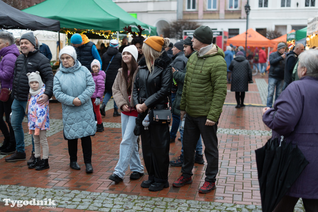 Borowiacki Jarmark na rynku: GALERIA NR 1