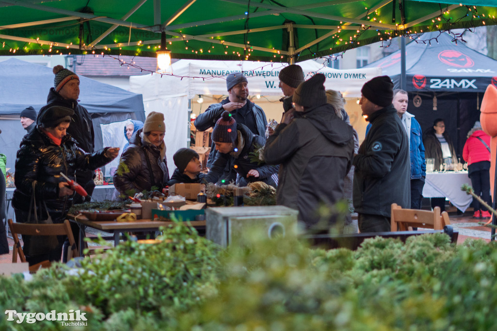 Borowiacki Jarmark na rynku: GALERIA NR 1
