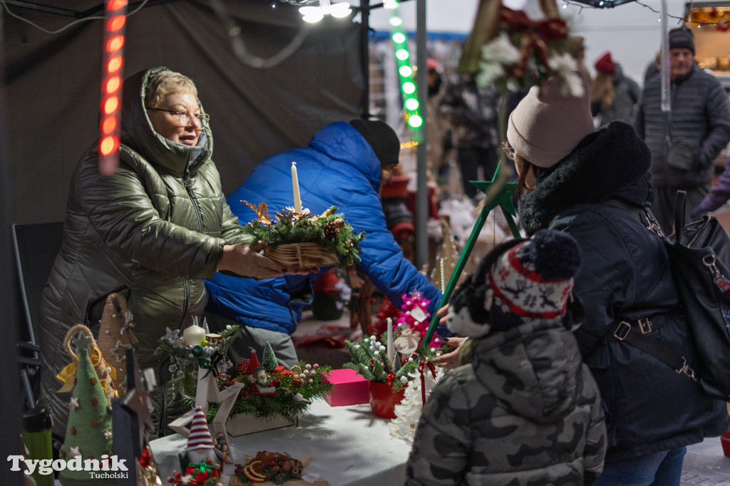 Borowiacki Jarmark na rynku: GALERIA NR 1