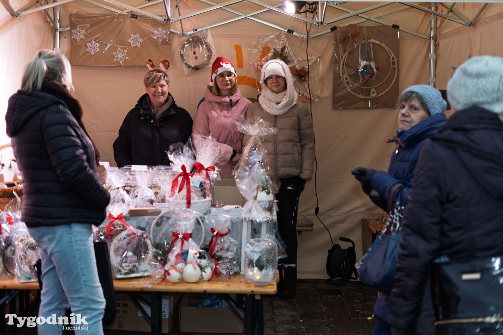 Borowiacki Jarmark na rynku: GALERIA NR 1