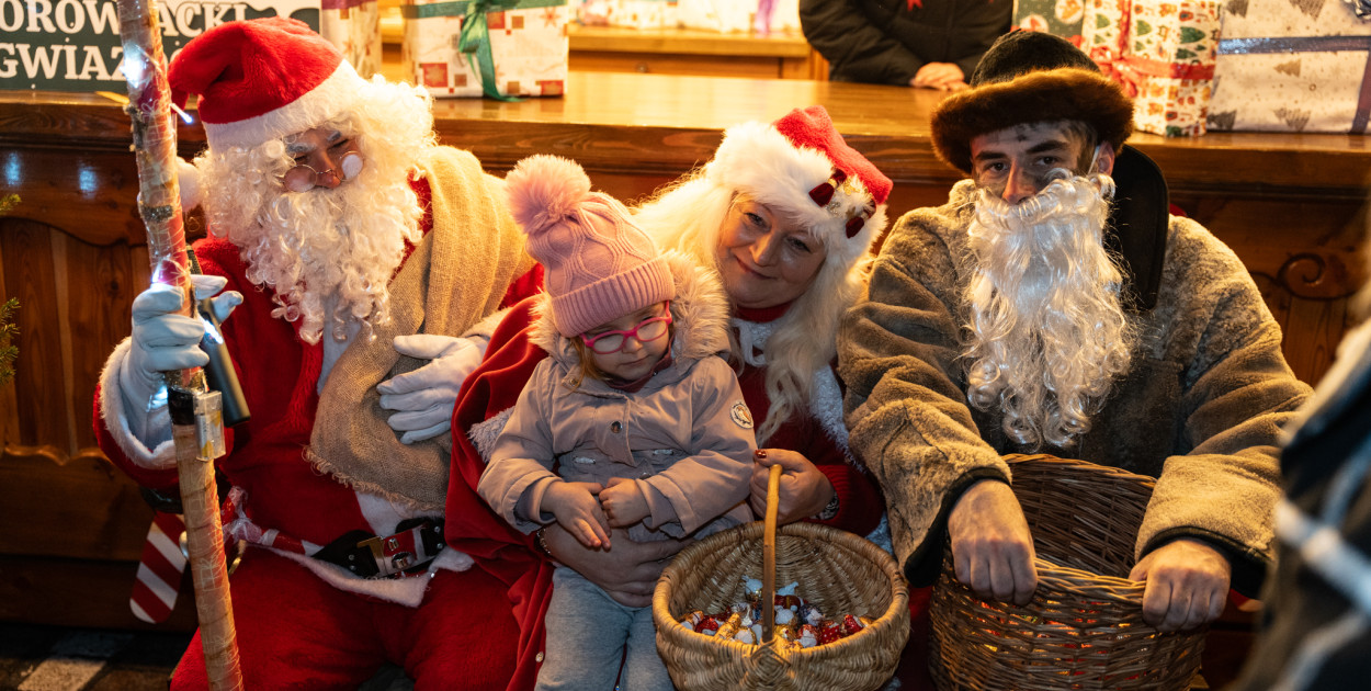 Borowiacki Jarmark na rynku w Tucholi DOMEK