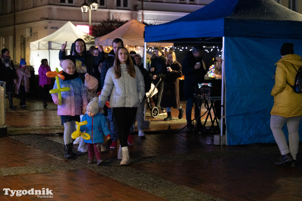Borowiacki Jarmark na rynku: GALERIA NR 1